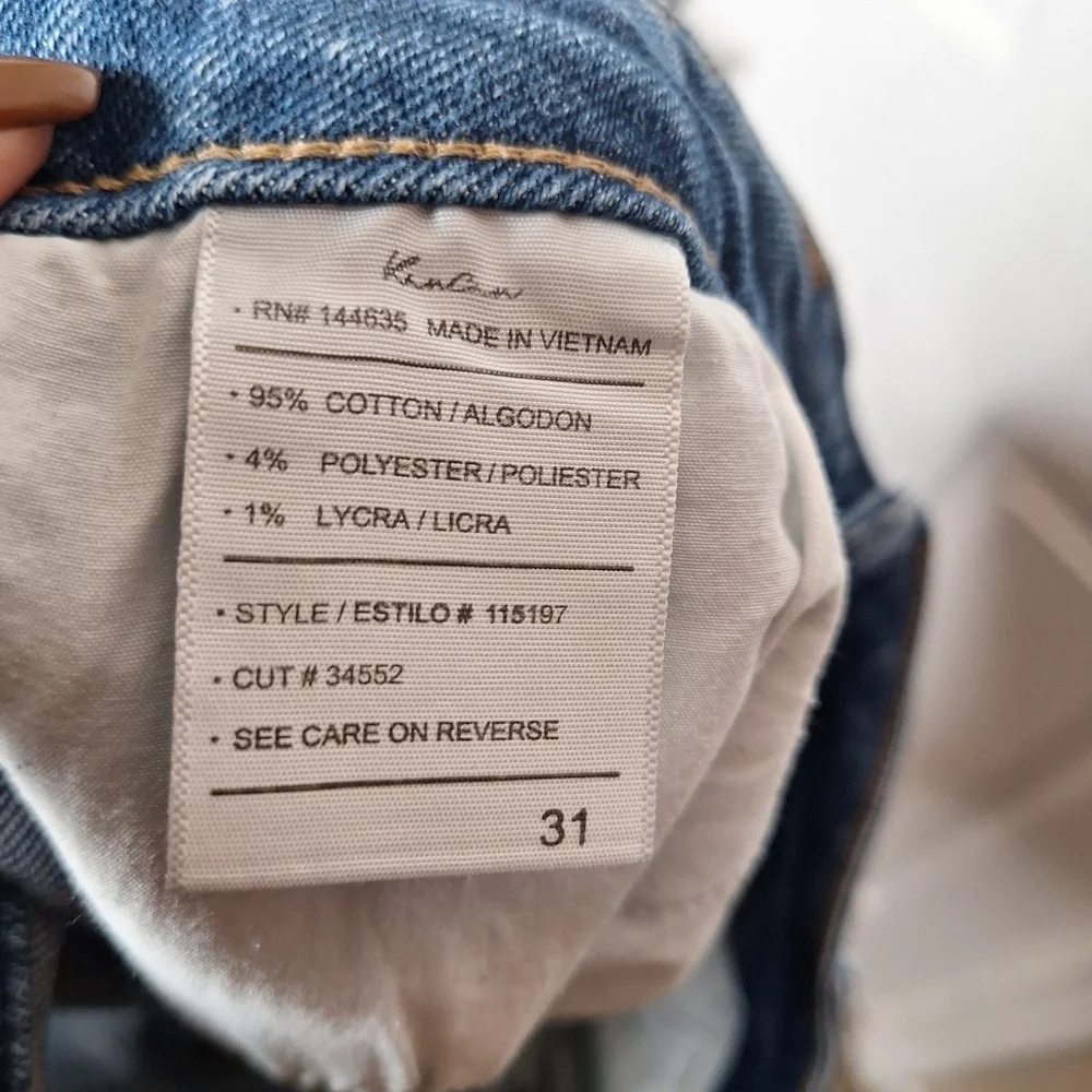 KanCan trendy distressed